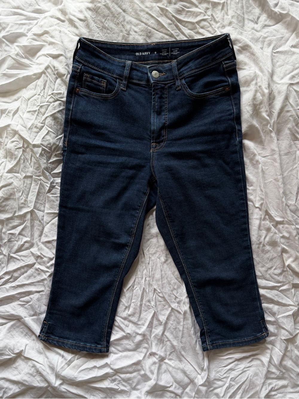 💙Old Navy // High Rise Capri💙 - Picture 2 of 6